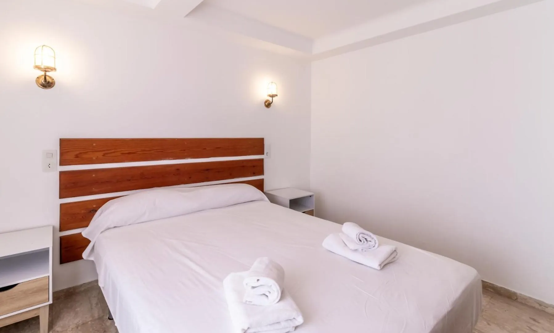 Cau Del Llop 70 Bonito Apartamento Con Jardin Llanca 0*,