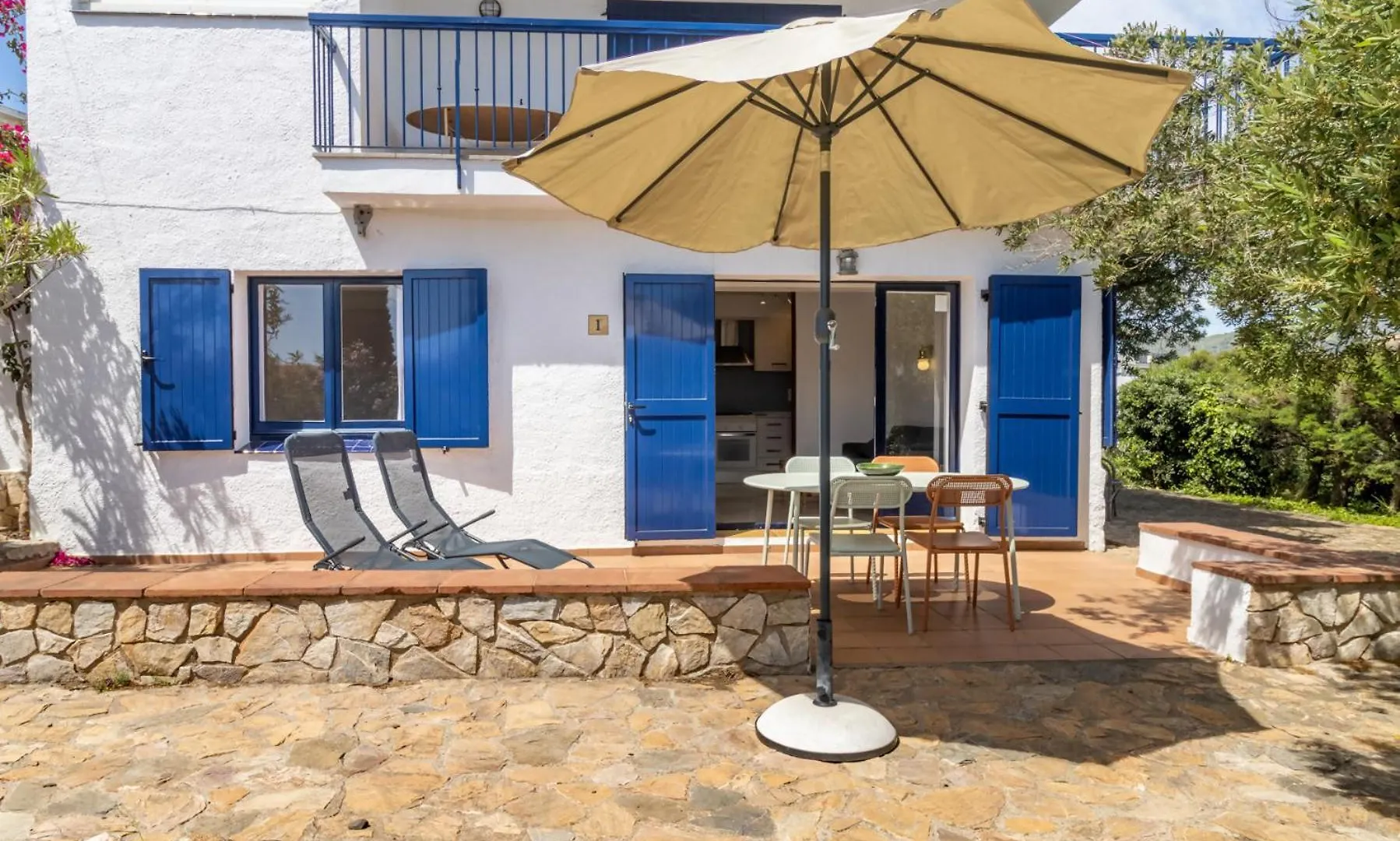 Apartment Cau Del Llop 70 Bonito Apartamento Con Jardin Llanca Spain